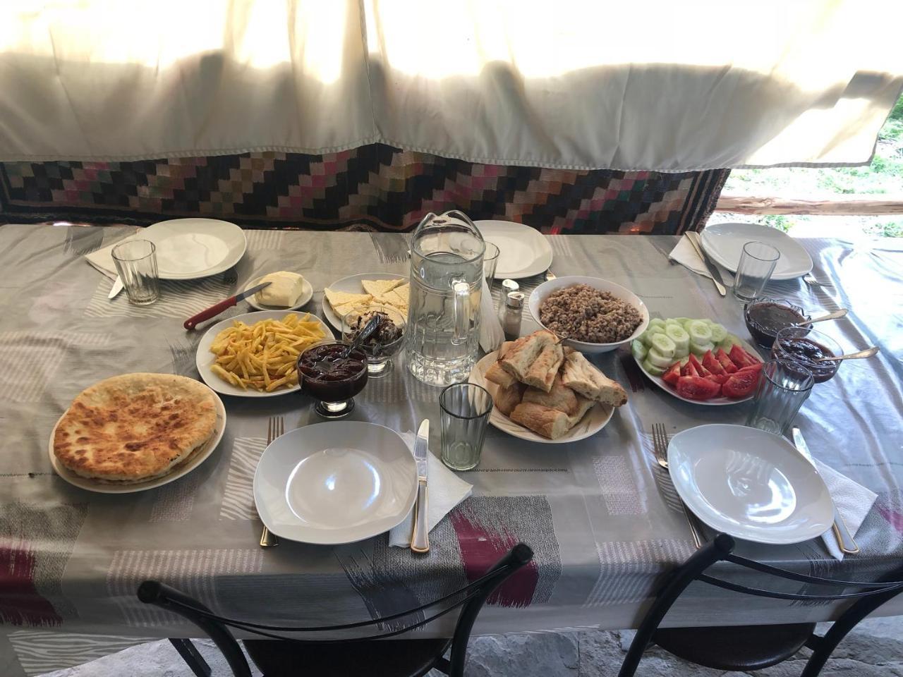 Pirikiti Hotel Akhmeta Bagian luar foto